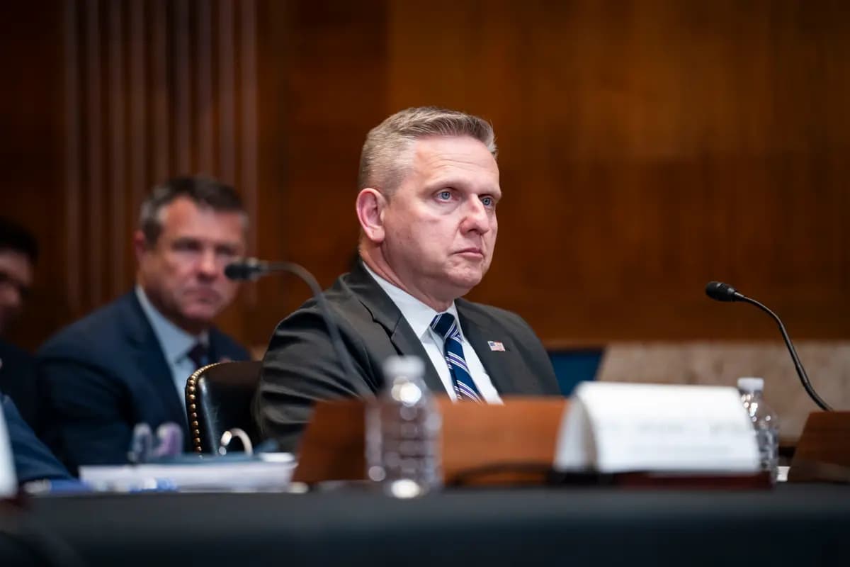 El director de la Oficina de Alcohol, Tabaco, Armas de Fuego y Explosivos (ATF), Rob Cekada, testifica en el Capitolio el 12 de mayo de 2026. (Madalina Kilroy/The Epoch Times)