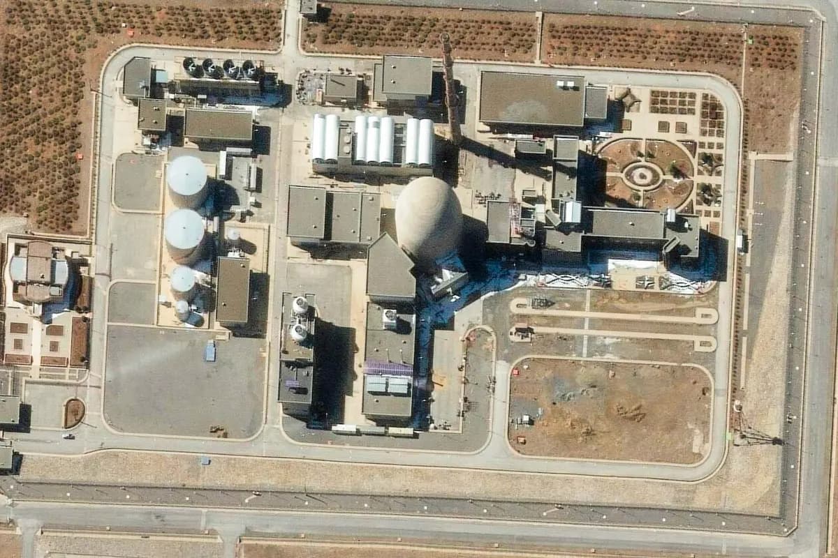 Esta imagen de satélite proporcionada por Maxar Technologies muestra el reactor de agua pesada de Arak, en Irán, el 15 de febrero de 2025. (Maxar Technologies vía AP)