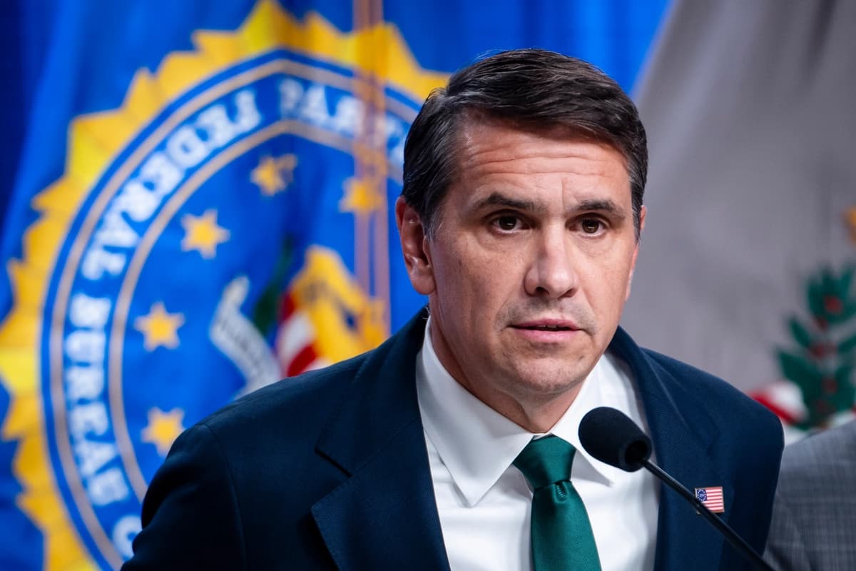 DOJ le pide a las cortes que retiren la ciudadanía estadounidense a 17 delincuentes