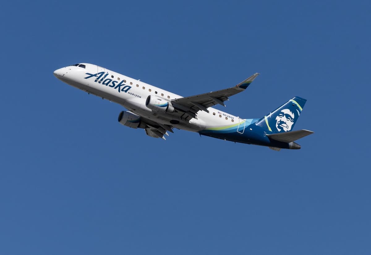 Ganancias de aerolíneas se desplomarían 50 % en 2026 por el alza del combustible