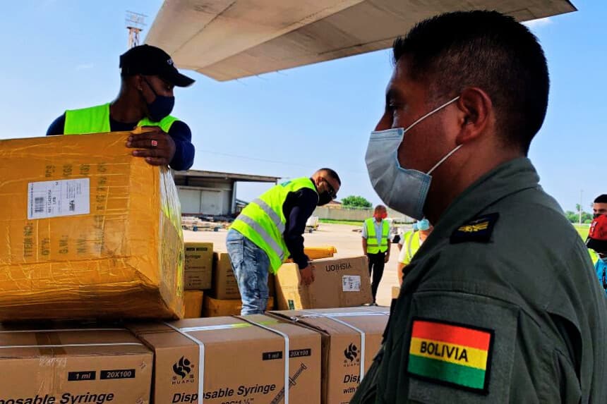 Bolivia recibe 39 toneladas de asistencia humanitaria en medio de los bloqueos