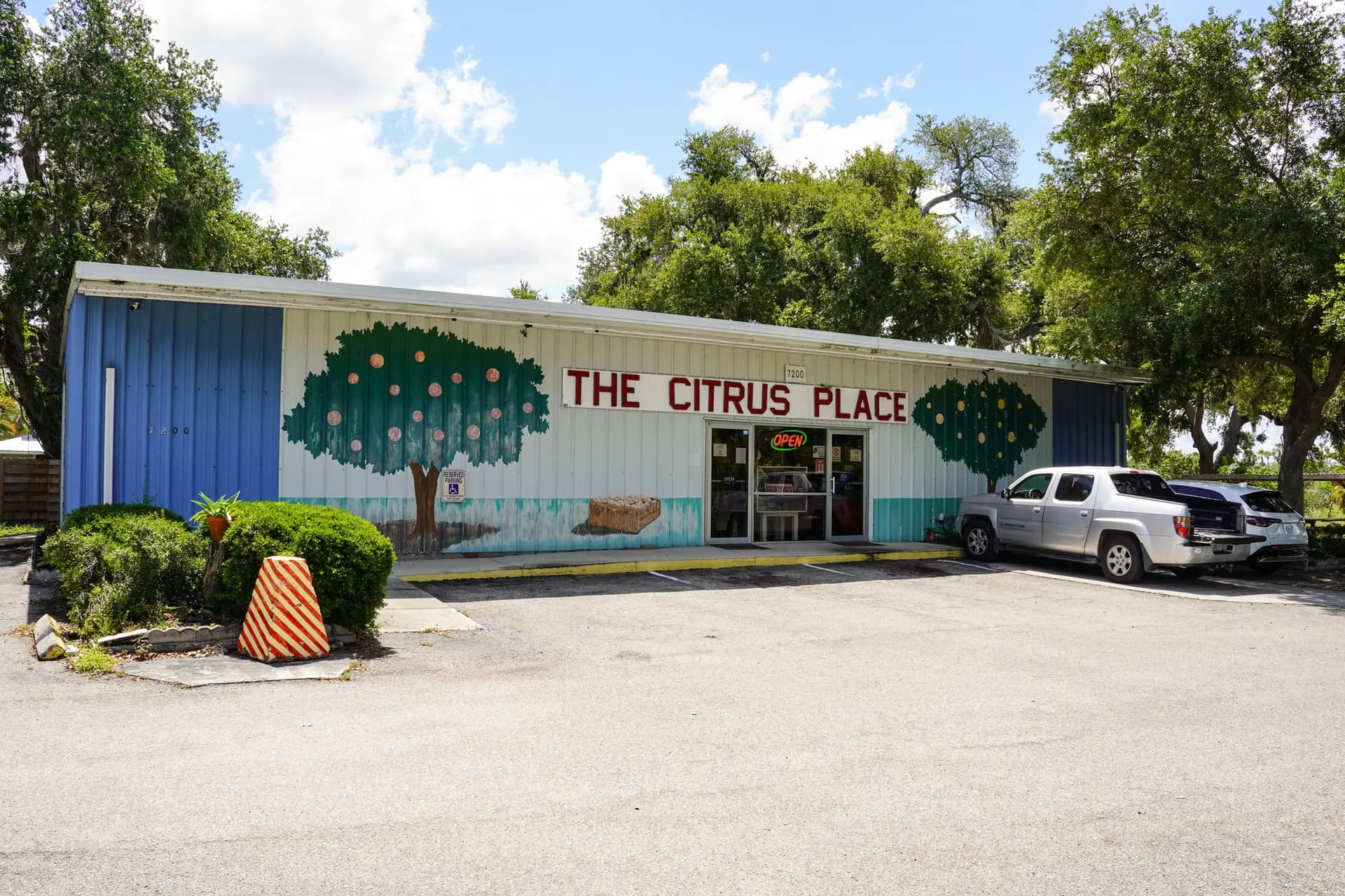 <em>The Citrus Place, un mercado de frutas y verduras en Terra Ceia, Florida, el 21 de mayo de 2026. La tienda es popular entre los turistas. (Jacob Burg/The Epoch Times)</em>