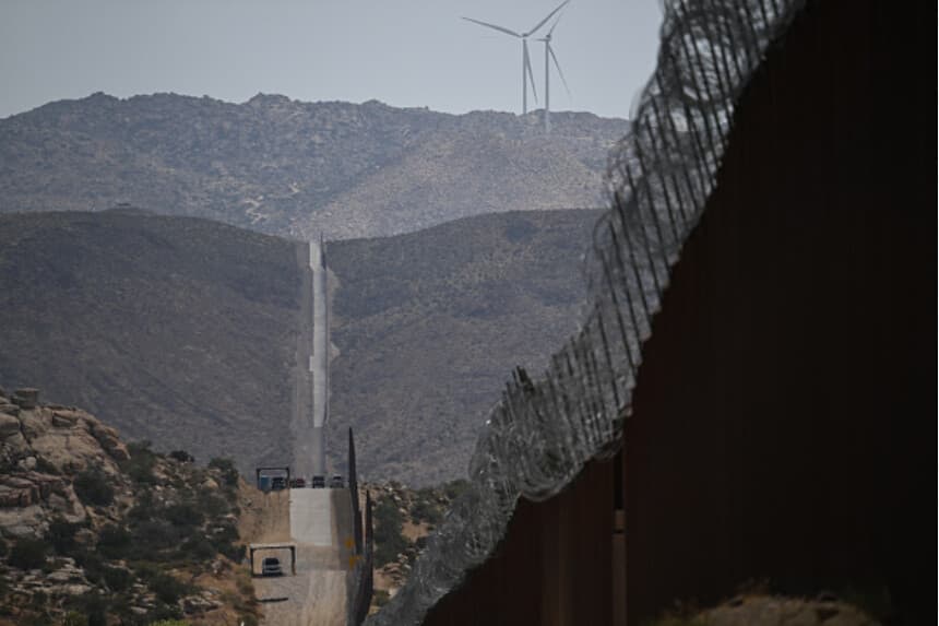 Director de la CBP dice que el muro fronterizo debería estar terminado a finales de 2027