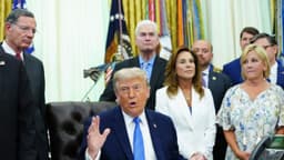 Trump dice que EE. UU. ahora se enfocará en combatir "por tierra" el tráfico de drogas desde México