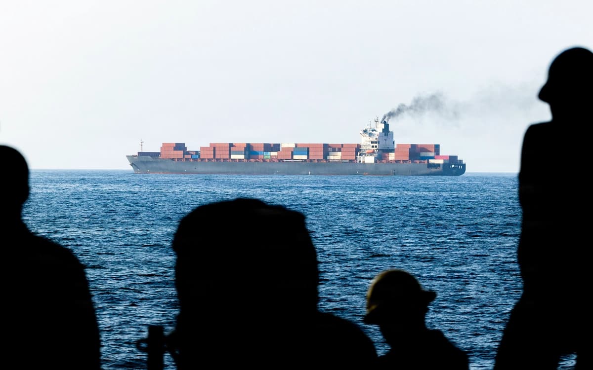Ataque a carguero cerca de Yemen en el Mar Rojo causa víctimas, informa grupo británico