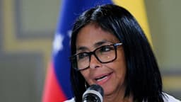 Venezuela otorga a Shell licencia para explorar y explotar campo de gas