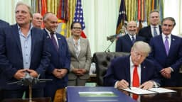 Trump reabre monumentos marinos del Pacífico a la pesca comercial