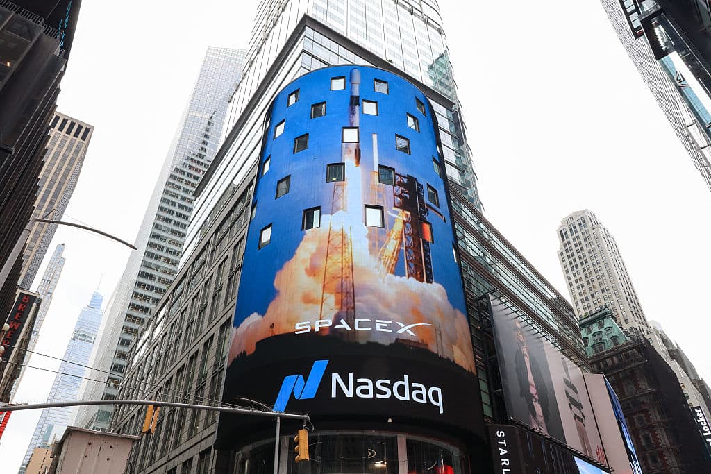 SpaceX sale a bolsa poniendo a Elon Musk en camino a ser el primer billonario