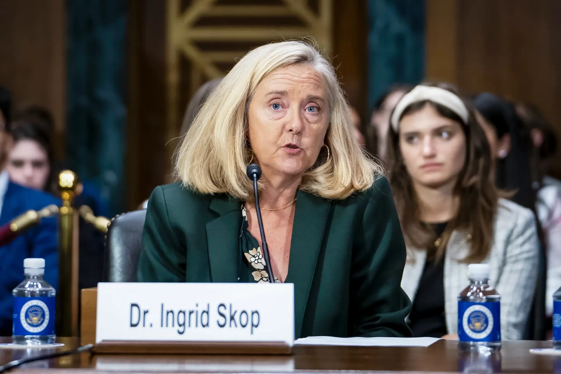 <em>Ingrid Skop, obstetra/ginecóloga certificada en Texas, vicepresidenta y directora de asuntos médicos del Instituto Charlotte Lozier, testificó ante un subcomité del Senado en Washington el 12 de junio de 2024. Skop dijo que las pastillas abortivas por correo podrían beneficiar a los hombres involucrados en la trata de personas con fines sexuales. (Madalina Vasiliu/The Epoch Times).</em>