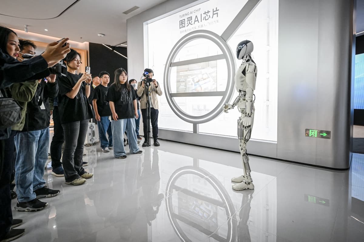 Policía robótica: La vigilancia IA de China llega a las calles