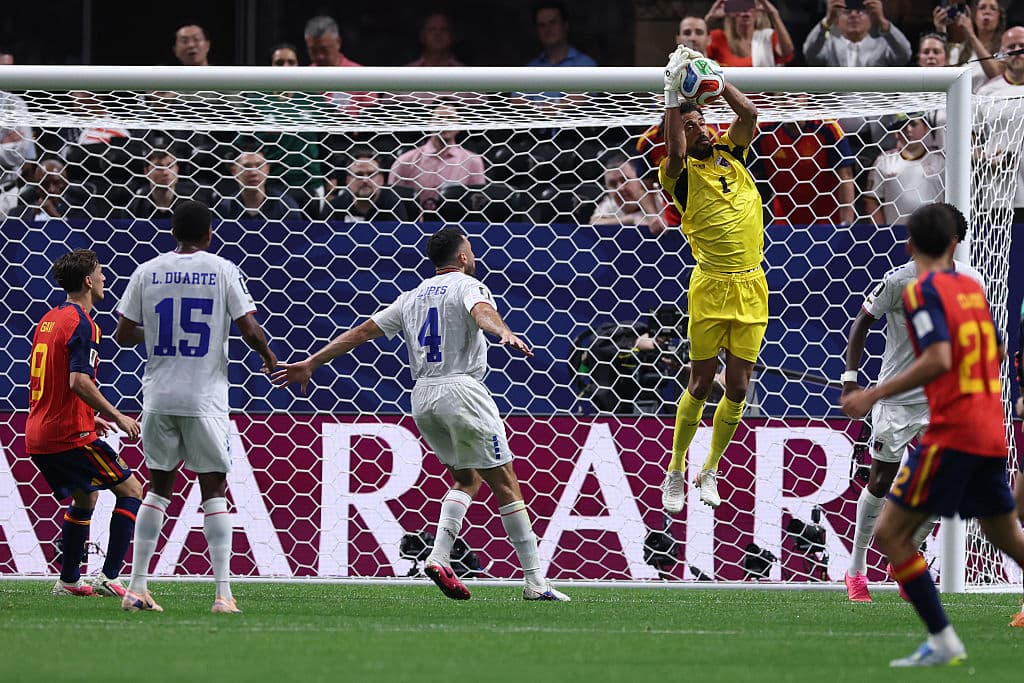 Vozinha n.º 1, de Cabo Verde, en acción durante el partido del Grupo H de la Copa del Mundo de la FIFA 2026 entre España y Cabo Verde, disputado en el Atlanta Stadium el 15 de junio de 2026 en Atlanta, Georgia. (Foto de Mattia Ozbot/Getty Images)