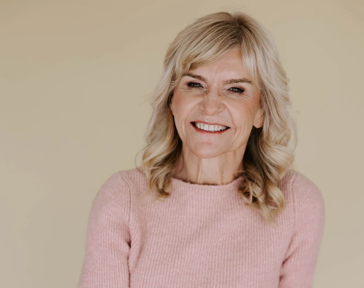 Laura Doyle es coach de relaciones y autora del libro superventas del New York Times «The Empowered Wife: Six Surprising Secrets for Attracting Your Husband’s Time, Attention, and Affection» (La esposa empoderada: seis secretos sorprendentes para atraer el tiempo, la atención y el cariño de tu marido). Jordan Quinn Photography