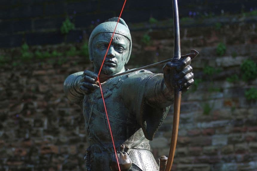 Muere antiguo roble vinculado a la leyenda de Robin Hood