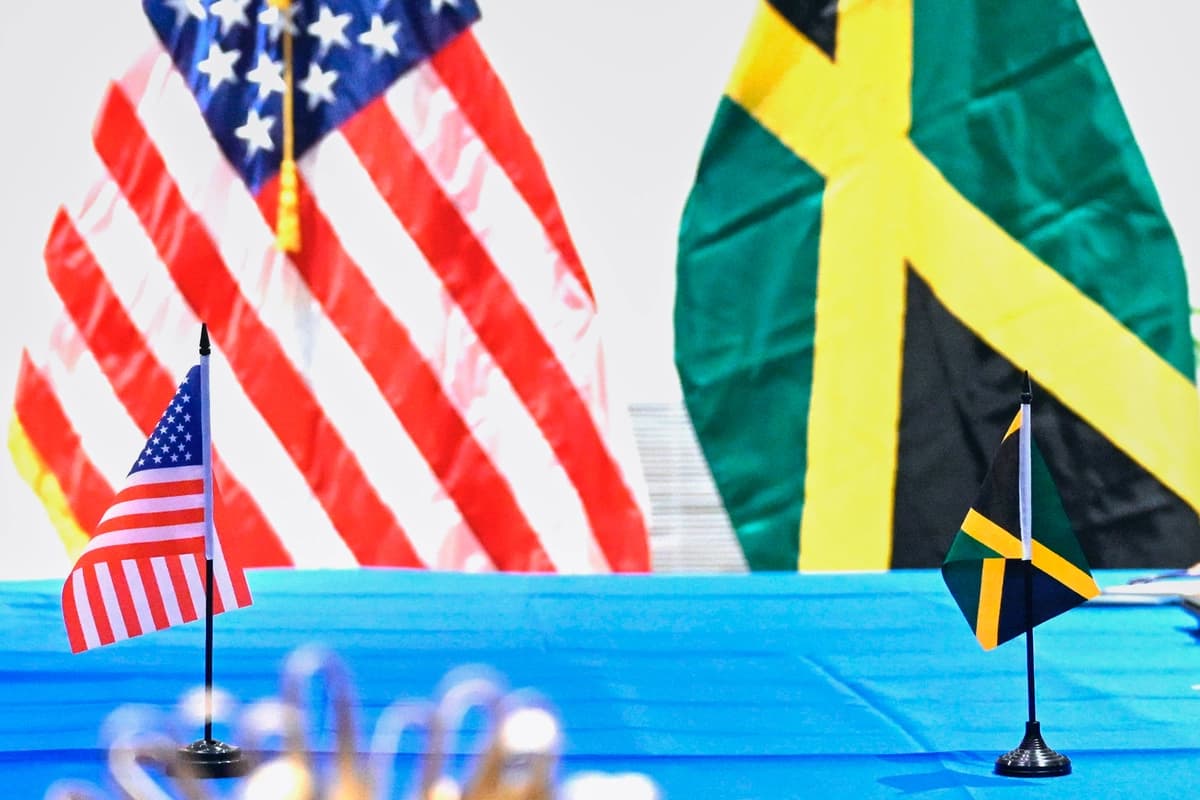 Jamaica negocia recibir temporalmente deportados de EE. UU. procedentes de terceros países