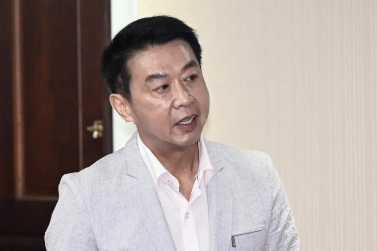 El diputado Hsu Chih-chieh participa en una audiencia legislativa sobre la lucha y la prevención de la sustracción forzada de órganos, en Taipéi, Taiwán, el 17 de junio de 2026. (Sung Pi-lung/The Epoch Times)