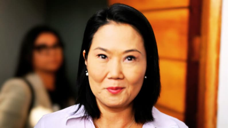 Fujimori amplía a 43,000 votos su ventaja sobre Sánchez en Perú
