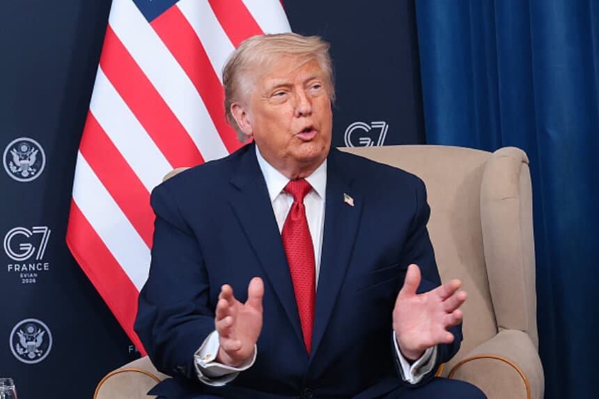 El presidente de Estados Unidos, Donald Trump, interviene durante una reunión bilateral con el presidente egipcio, Abdel Fattah el-Sisi, en la cumbre del Cumbre del G7 celebrada el 17 de junio de 2026 en Evian-les-Bains, Francia. (Anna Moneymaker/Getty Images).