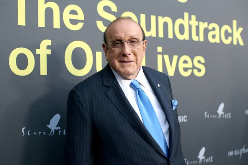 Muere Clive Davis, magnate musical y ejecutivo ganador del Grammy, a los 94 años