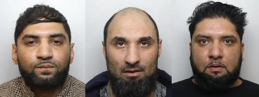 Imágenes sin fecha de los hermanos Kamran Ilyas (izquierda), Kamar Ilyas (centro) y Amar Ilyas (derecha), condenados por abusar sexualmente de cinco niñas en Sheffield, Inglaterra, entre 2002 y 2004. (Agencia Nacional contra el Crimen).