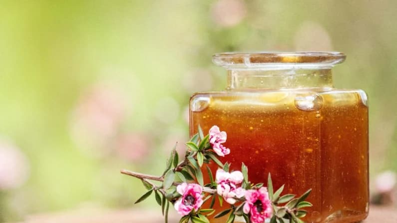 De ojos secos a encías sangrantes: beneficios inesperados de la miel de manuka