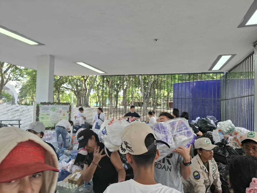 Centro de acopio de donaciones para damnificados tras los terremotos del 24 de junio de 2026, en Caracas, Venezuela. (Yasmila Márquez/The Epoch Times)