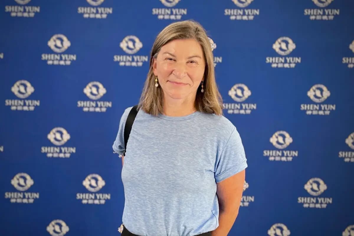 Tammy Peterson disfrutó de Shen Yun en el Four Seasons Centre for the Performing Arts de Toronto el 28 de junio de 2026. (Allen Zhou/The Epoch Times)