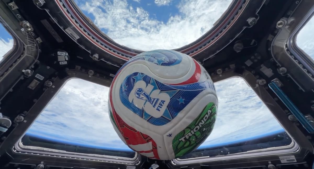 La NASA enviará un balón del Mundial a la Luna si EE. UU. conquista el título
