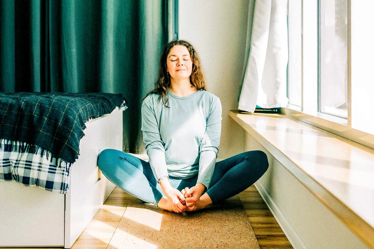 6 ejercicios para aliviar la tensión y la hiperactividad de los músculos del suelo pélvico. (Olga Pankova/Getty Images).