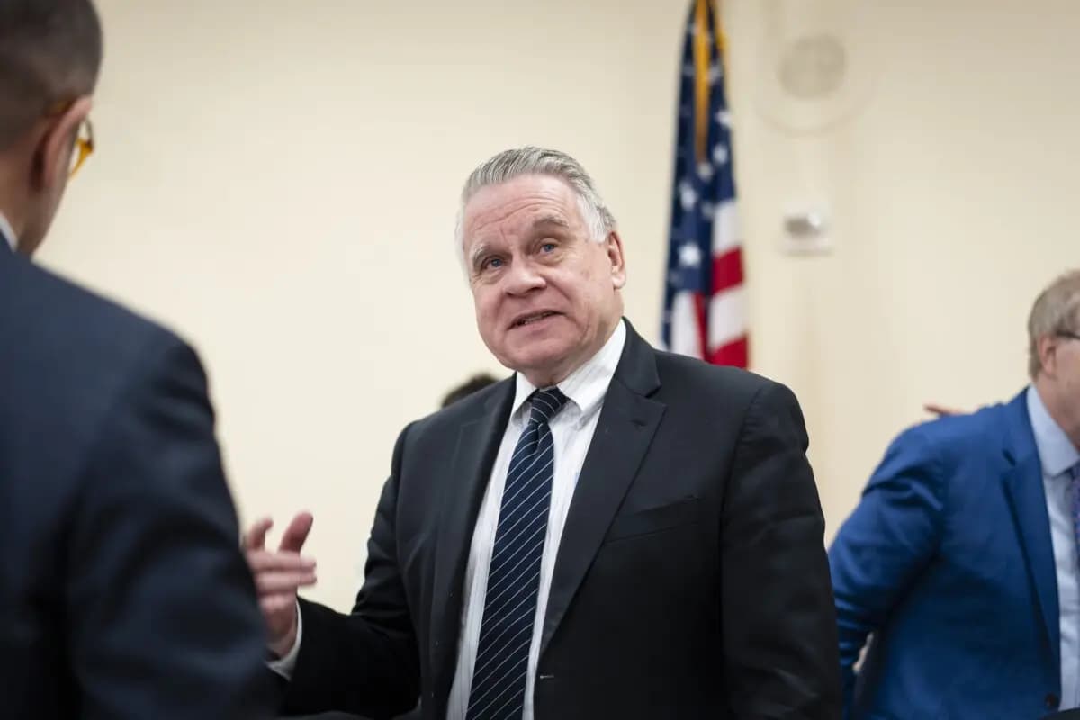 El diputado Chris Smith (R-N.J.), copresidente de la Comisión Conjunta del Congreso y el Ejecutivo sobre China, durante una audiencia en el Capitolio, en Washington, el 14 de mayo de 2026. (Madalina Kilroy/The Epoch Times).