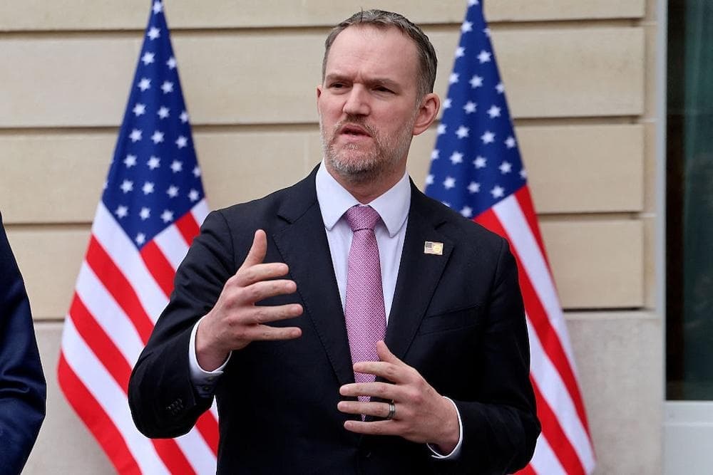 El representante comercial de EE. UU., Jamieson Greer, se dirige a los periodistas en la sede de la OCDE en París el 16 de marzo de 2026. (Ludovic Marin/AFP vía Getty Images)