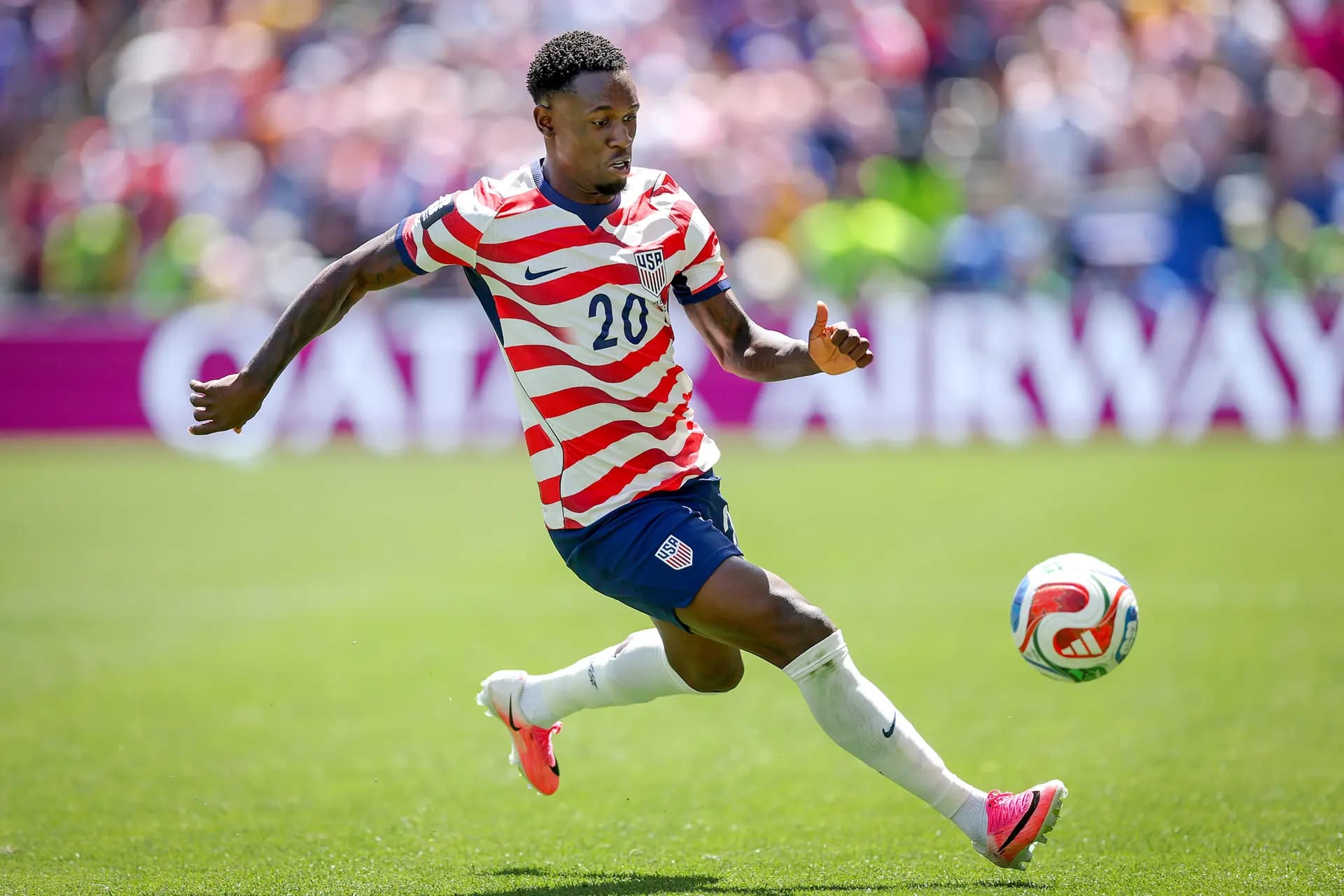 <em>Folarin Balogun (n.º 20) de Estados Unidos controla el balón durante el partido del Grupo D de la Copa Mundial de la FIFA 2026 entre Estados Unidos y Australia en el Estadio de Seattle, el 19 de junio de 2026. Balogun es el máximo goleador de la selección estadounidense en la Copa Mundial. (Jamie Squire/Getty Images).</em>