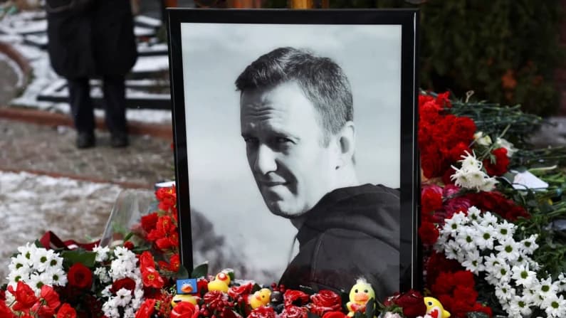 UK sanciona a rusos relacionados al envenenamiento de Navalny