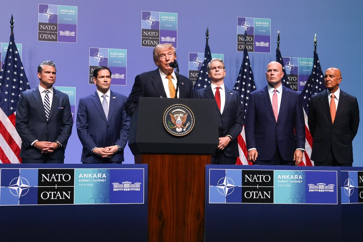Trump advierte sobre la expansión global del comunismo durante la cumbre de la OTAN