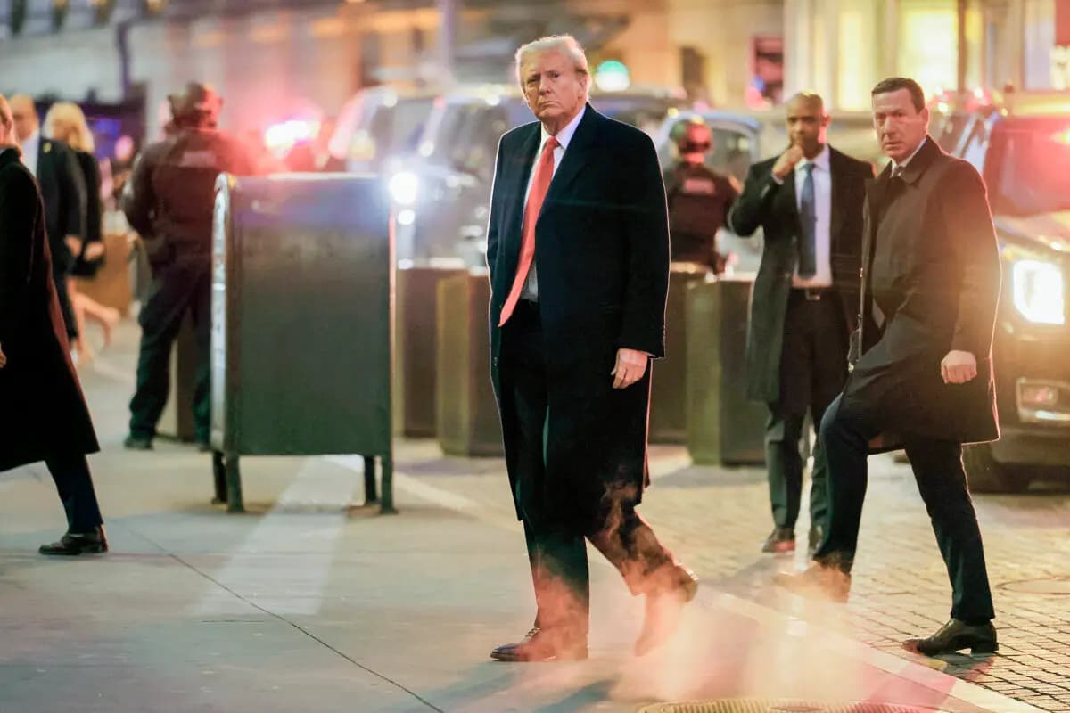 <em>El presidente Donald Trump llega a una conferencia de prensa en el segundo día de su juicio por difamación contra E. Jean Carrol en Nueva York, el 17 de enero de 2024. (Michael M. Santiago/Getty Images).</em>
