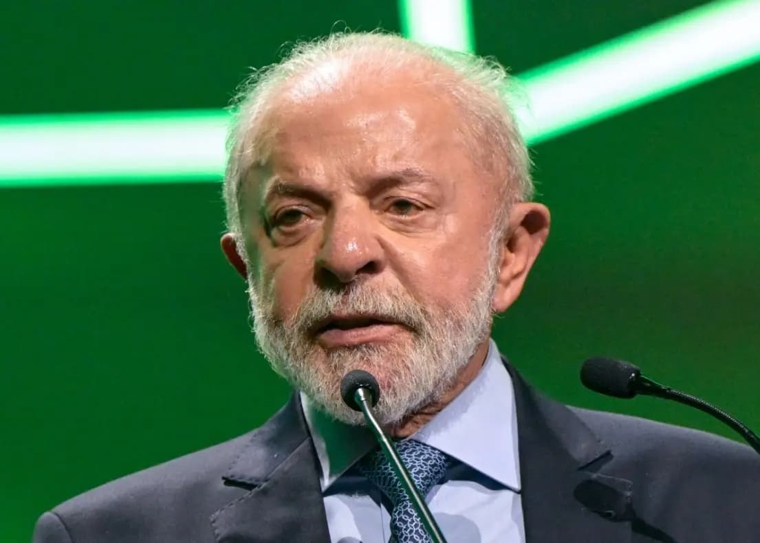 El presidente brasileño, Luiz Inácio Lula da Silva, habla durante la ceremonia de apertura de la Feria de Hannover en el Centro de Congresos de Hannover, en Hannover, Alemania, el 19 de abril de 2026. (Fabian Bimmer/Reuters)