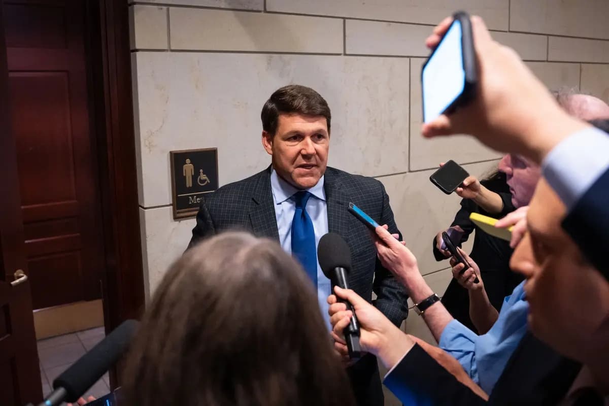 El representante Jodey Arrington (R-Texas) habla con los periodistas sobre una reunión del Partido Republicano respecto al proyecto de ley de reconciliación en el Capitolio, en Washington, el 15 de mayo de 2025. (Madalina Vasiliu/The Epoch Times)