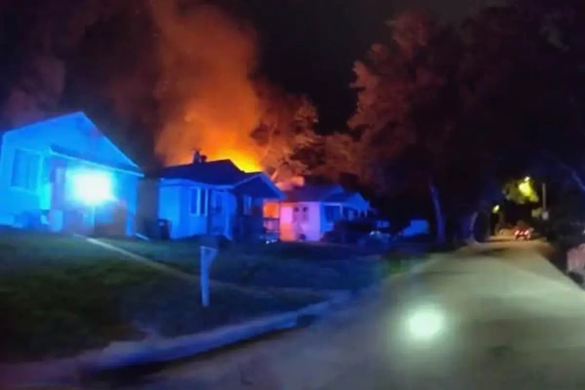 <em>Los agentes vieron una explosión a media cuadra al este del lugar donde estaban inspeccionando un automóvil abandonado. (Departamento de Policía de Omaha).</em>