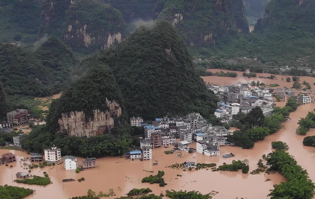 Inundaciones en China: ayuda humanitaria insuficiente ante escases de comida y agua