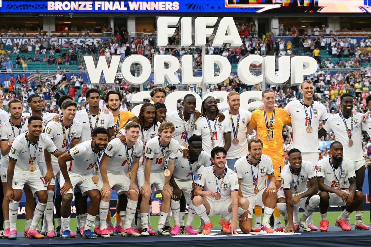 Inglaterra vence a Francia 6 - 4 y consigue el tercer lugar de la Copa Mundial