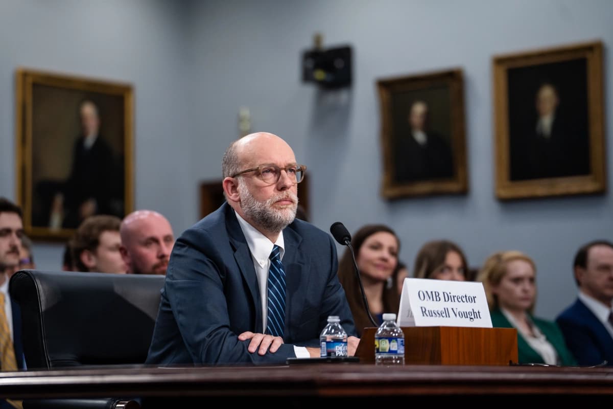 Russ Vought, director de la Oficina de Gestión y Presupuesto, testifica en el Capitolio, en Washington, el 4 de junio de 2025. (Madalina Vasiliu/The Epoch Times)
