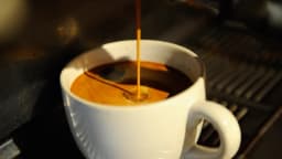 Hasta 5 tazas de café al día son seguras para la mayoría de adultos: Asociación