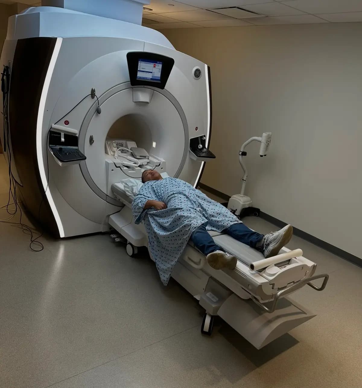 Jie Lijian siendo examinado tras un accidente de tráfico en Utah el 31 de mayo de 2026. (Cortesía de Jie Lijian)