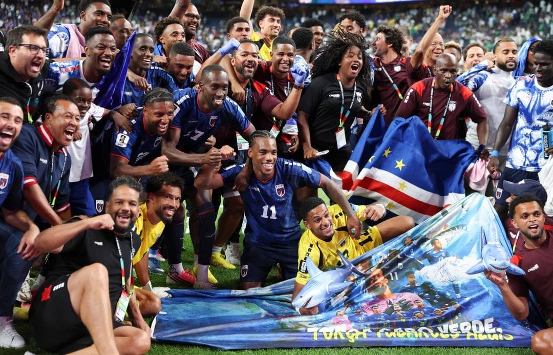 Los jugadores de Cabo Verde celebran tras el empate 0–0 en el partido del Grupo H de la Copa Mundial de la FIFA 2026 entre Cabo Verde y Arabia Saudita, disputado en el Houston Stadium de Houston, Texas, el 26 de junio de 2026. (Francois Nel/Getty Images)