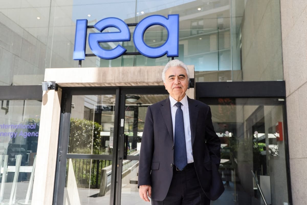 El director de la Agencia Internacional de Energía, Fatih Birol, en la sede de la AIE en París el 30 de abril de 2026. (Ludovic Marin/AFP vía Getty Images)
