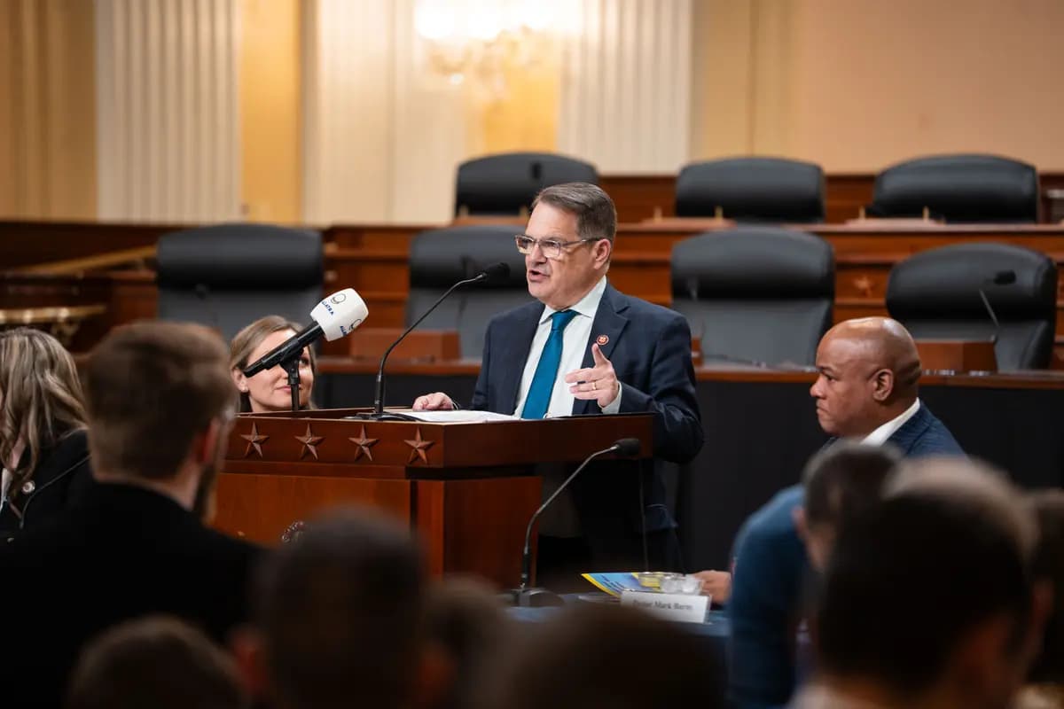 <em>El representante Gus Bilirakis (R-Fla.) interviene durante la Conferencia Interreligiosa Internacional "Unidos en la Libertad: El Auge de los Diplomáticos Espirituales", celebrada en el Capitolio de Washington el 22 de enero de 2026. (Madalina Kilroy/The Epoch Times).</em>
