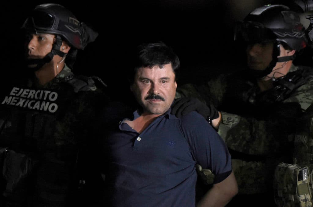 <em>Esta fotografía de archivo, tomada el 10 de julio de 1993, muestra al narcotraficante Joaquín Guzmán Loera, "el Chapo" Guzmán, en la prisión de máxima seguridad de Almoloya de Juárez, México. Las autoridades mexicanas anunciaron que Guzmán escapó el 20 de enero de 2001 del penal de máxima seguridad de Puente Grande, en Jalisco. (Gerardo Magallón/AFP vía Getty Images)</em>