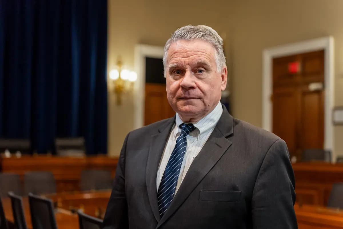 <em>El representante Chris Smith (R-N.J.), presidente de la Comisión Ejecutiva del Congreso sobre China (CECC), tras una audiencia sobre la sustracción forzada de órganos por parte del Partido Comunista Chino (PCCh) en Washington el 20 de marzo de 2024. (York Du/The Epoch Times).</em>