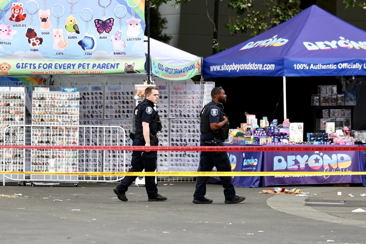 La policía interviene en un tiroteo en el Seattle Center durante el festival gastronómico «Bite of Seattle», en Seattle, el 26 de julio de 2026. (Nick Wagner/The Seattle Times vía AP)