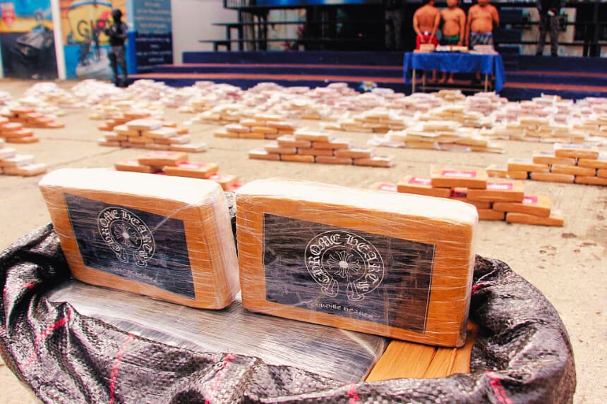 Hallan 1.2 toneladas de cocaína en carga que saldría de Ecuador hacia Letonia