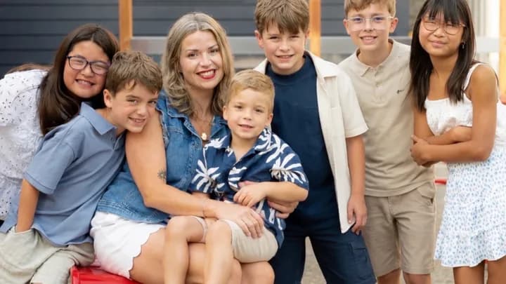 Amanda Karolkiewicz, de 39 años y sus hijos. (Crédito: GoFundMe)